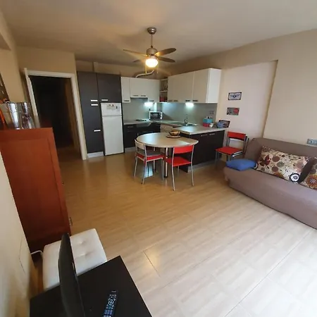 홈스테이 Apartament In Downtown 베니돔