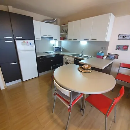 Apartament In Downtown 홈스테이
