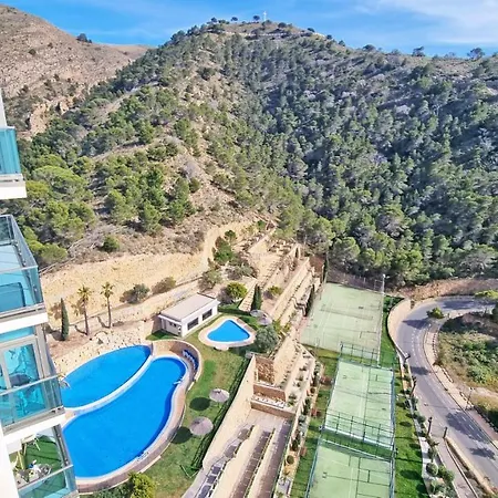 Skyline 14 Large And Sunny All-day Balcony With Stunning Sea Views