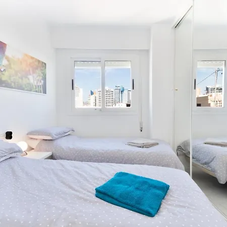 Old Penthouse With Fantastic Views & Parking Benidorm