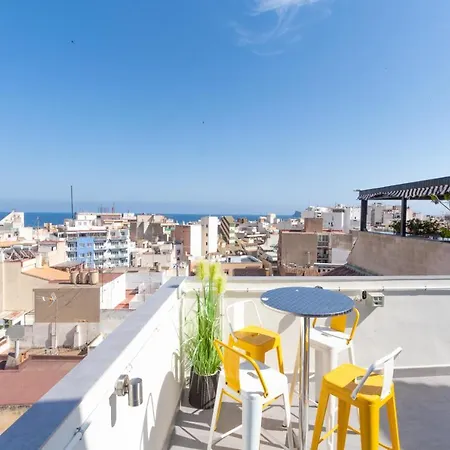 Old Penthouse With Fantastic Views & Parking