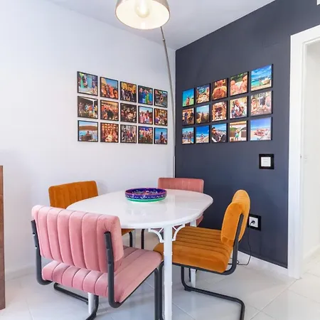Old Penthouse With Fantastic Views & Parking Apartment *