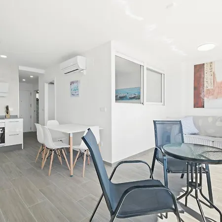 Cachirulo Deluxe 12-c Levante Apartment *