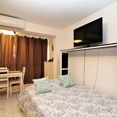Apartment Versalles Pool Levante