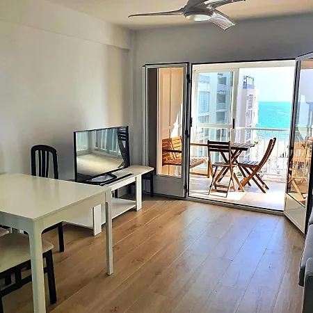 First Line With 3 Bedrooms And Seaviews Apartment