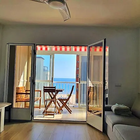 First Line With 3 Bedrooms And Seaviews Apartment *