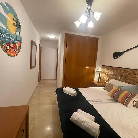 Traveler's With Sea View, Free Coffee & Parking Apartment *