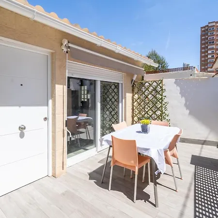 Alma Con Terreno Privado Y Parking Compartido - A 800m De Playa Poniente *