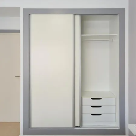 Luxurious Newly Renovated 2 Bedroom By The