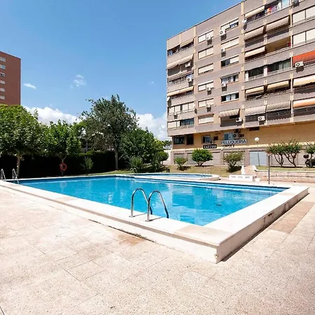 Atico Con Enorme Terraza Y Chill Out Particular