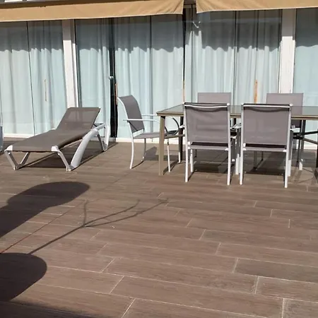 Atico Con Enorme Terraza Y Chill Out Particular
