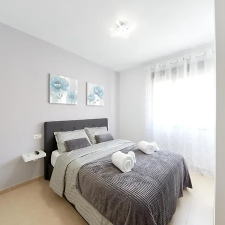 Luxurious Newly Renovated 2 Bedroom By The *