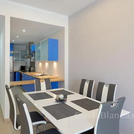 Executive 2 Bedroom Luxury By The Beach With King-size Bed Benidorm