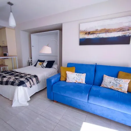 Currus Caballos Apartment *