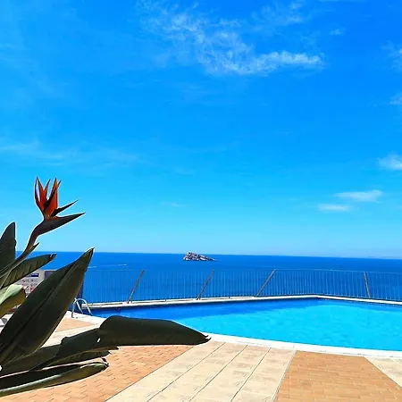 Stunning Two Level In Marina Apartment