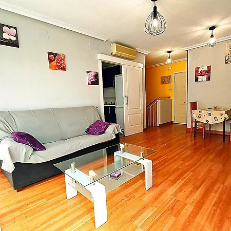 Stunning Two Level In Marina Apartment *