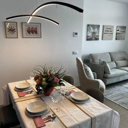 Apartment Luxury With Stunning Sea Views In Sunset Cliff