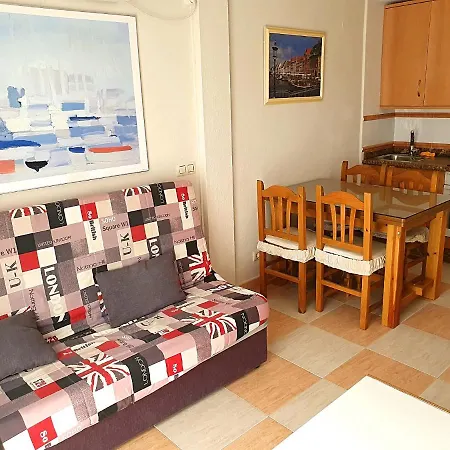 Un En Apartment *