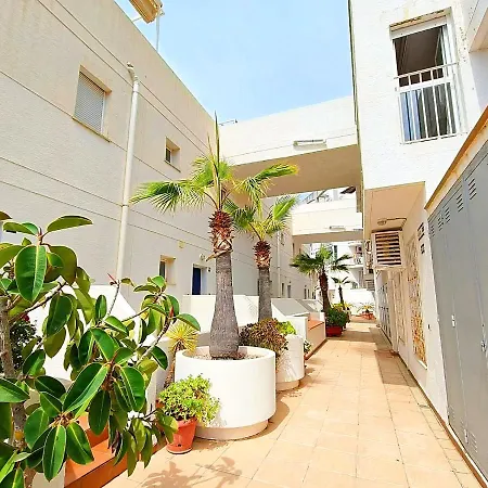 Stunning Two Level In Marina Apartment