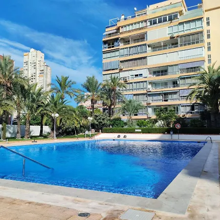 Bermudas Con Piscina Y Garaje En