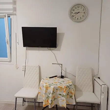 Estudio Sin Cocina En Apartment *