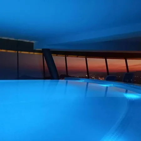 Beautiful 2-beds Poniente Apartment