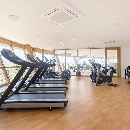 Beautiful 2-beds Poniente Apartment *