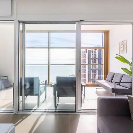 Beautiful 2-beds Poniente