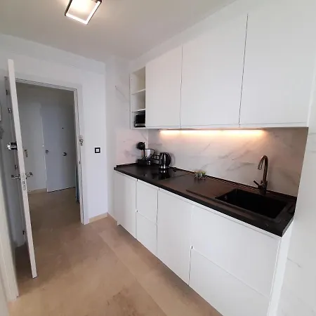 Apartment First Line Arenas P *