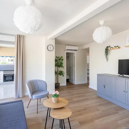 Apartament Mucho Gusto Coblanca 3