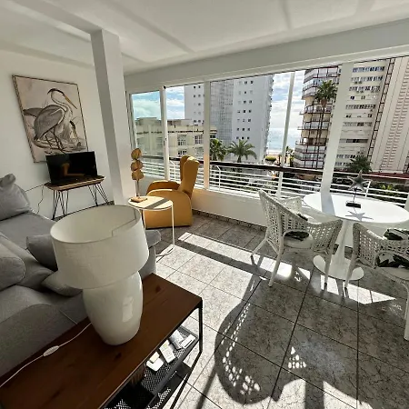 Mediterraneo, Muy Centrico, En Plaza Triangular, Soleado, Con Jardines Y Piscina Y La Playa Enfrente Andando, Con Parking Exterior Comunitario Apartment *