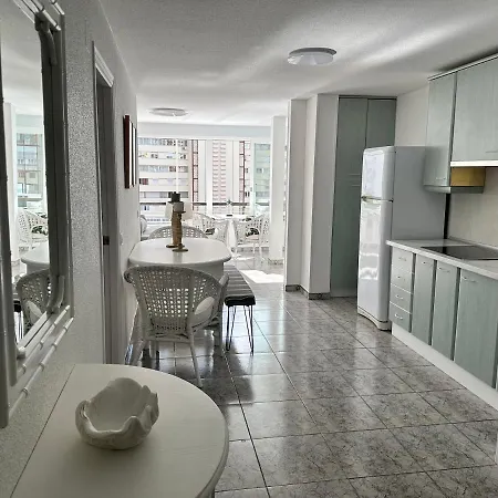 Apartment Mediterraneo, Muy Centrico, En Plaza Triangular, Soleado, Con Jardines Y Piscina Y La Playa Enfrente Andando, Con Parking Exterior Comunitario