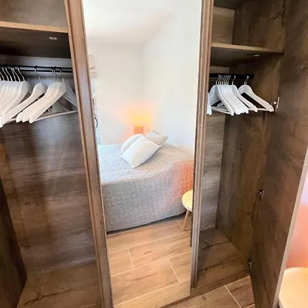 Lidersol, Block 1, 8-b Apartment