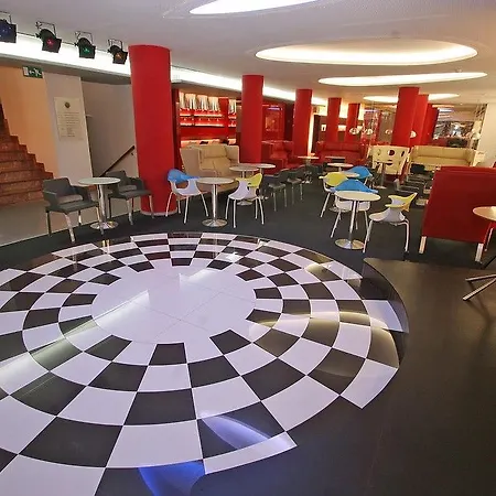 Oasis Plaza 3*