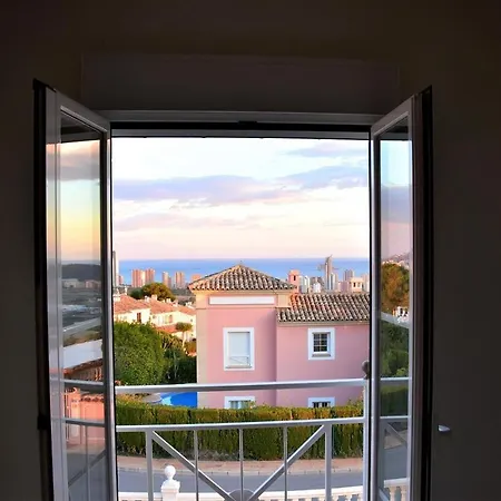 Villa With Panoramic Sea Views *