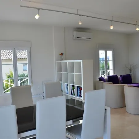 Villa With Panoramic Sea Views *