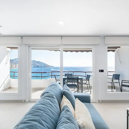 Lux Center 5 *