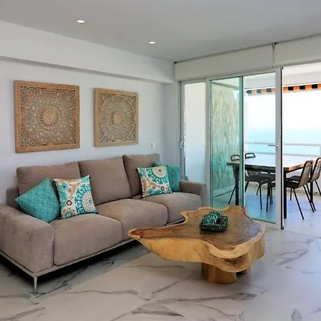Apartamento Luxurious 2-bedroom With Stunning Views, 1st Line On Levante Beach, *