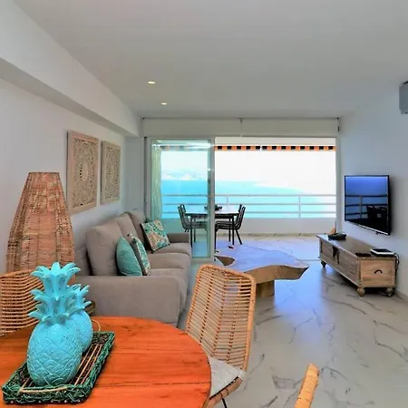 Apartamento Luxurious 2-bedroom With Stunning Views, 1st Line On Levante Beach, Benidorm