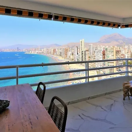 Apartamento Luxurious 2-bedroom With Stunning Views, 1st Line On Levante Beach, Benidorm
