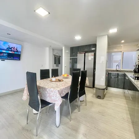 Beautiful Center Apartment *