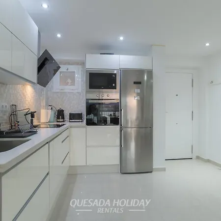 100mts To Beach, Luxury Encanto Apartment