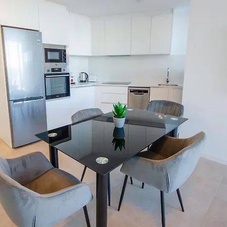 Sakura Luxury Poniente *