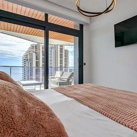 Sunset Waves Luxury Apartment