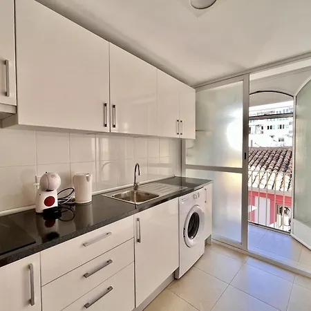 Rouna Iii By Gloove Apartment