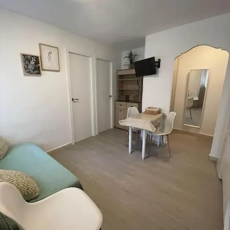 Apartamento Inmejorable Ubicacion,70m Playa 70m Pueblo