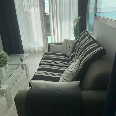 Skyline Oasis Apartment