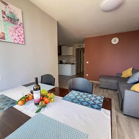 Karola Cosy Apartment