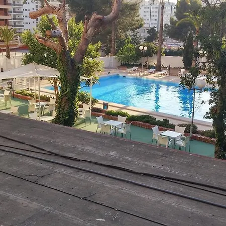 Aparthotel Bermudas 2*