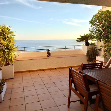 Piso En La Primera Linea Del Mar Con 2